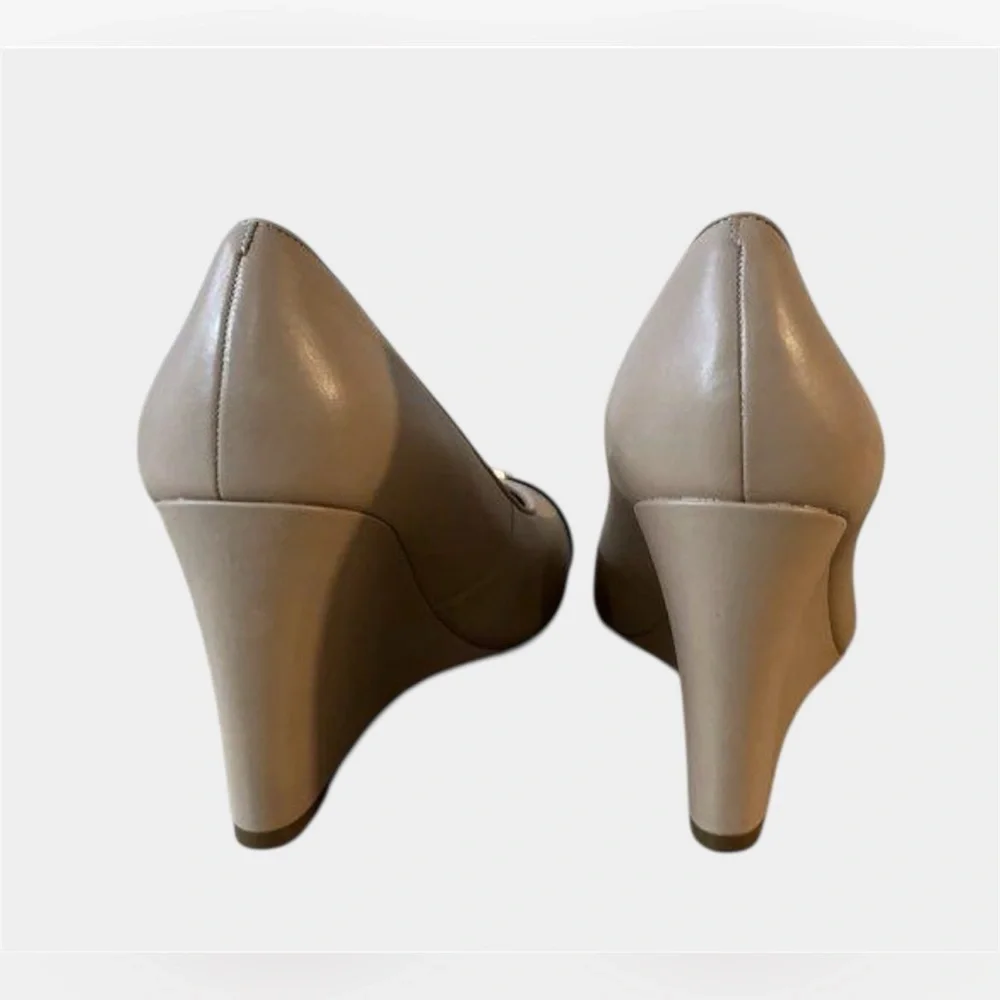 Tory Burch Black and Tan Wedge Shoes pumps Sz 8 M - Picture 5 of 16